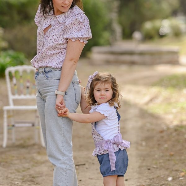 Jardineiras curtas Violeta menina e Camisa Adulto